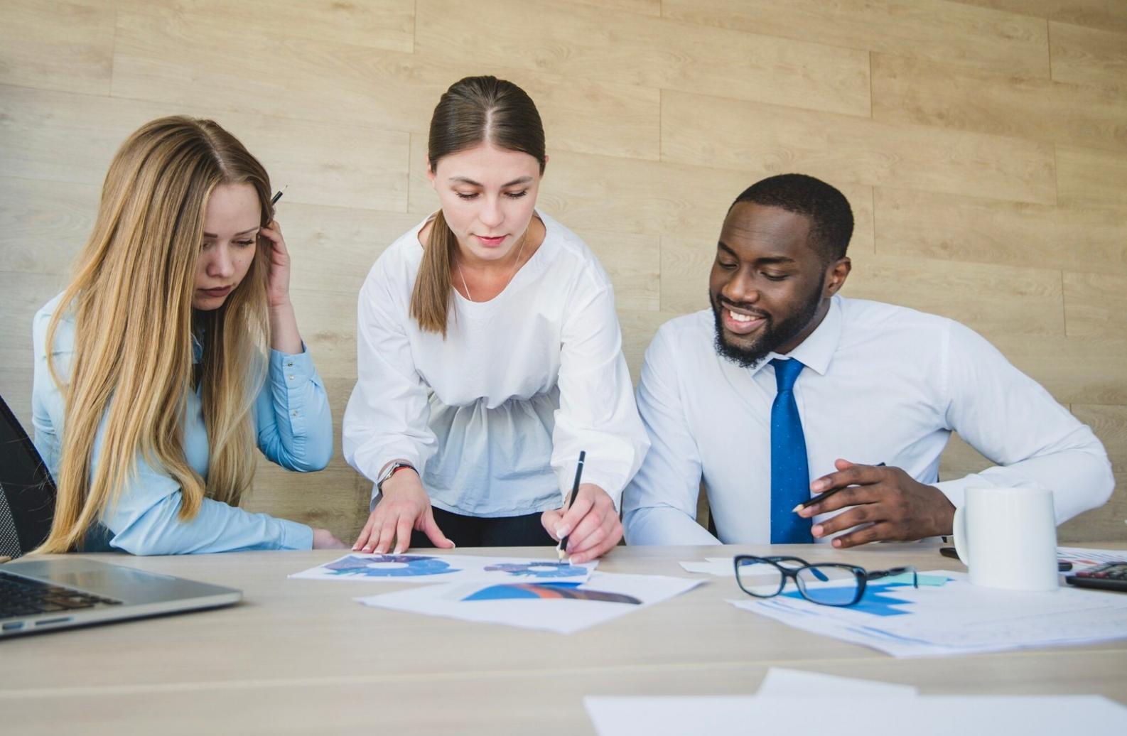 Franchise-Beratung im modernen Büro